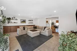 908 W Candlewood Ave, Tampa, FL 33603 - Photo 14