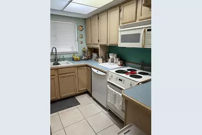1200 37th Street N #107, Saint Petersburg, FL 33713 - Photo 4