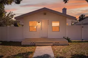 4248 4th Ave S, Saint Petersburg, FL 33711 - Photo 2
