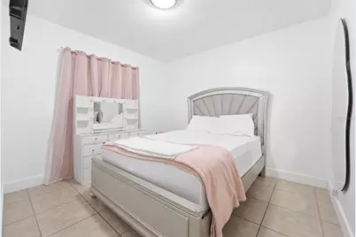 465 E 38th Street, Hialeah, FL 33013 - Photo 14