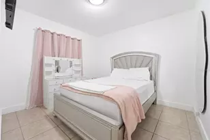 465 E 38th St, Hialeah, FL 33013 - Photo 14