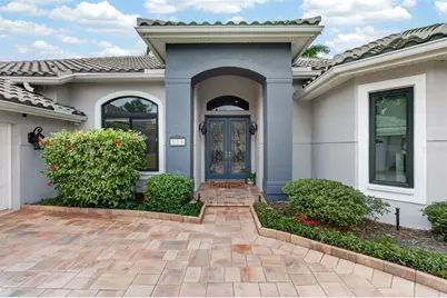 820 Sand Pine Drive NE, Saint Petersburg, FL 33703 - Photo 6