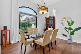 820 Sand Pine Dr NE, Saint Petersburg, FL 33703 - Photo 10