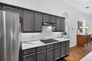 820 Sand Pine Dr NE, Saint Petersburg, FL 33703 - Photo 22