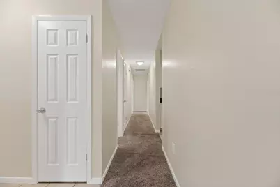5001 Whiteway Drive, Tampa, FL 33617 - Photo 14