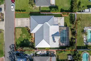 742 45th Ave NE, Saint Petersburg, FL 33703 - Photo 2