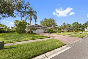 4308 Middle Lake Dr, Tampa, FL 33624 - Photo 2