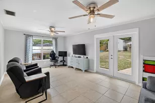 115 W Brentridge Dr, Brandon, FL 33511 - Photo 8