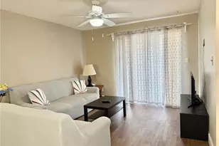 5054 Terrace Club Ln, Tampa, FL 33617 - Photo 8