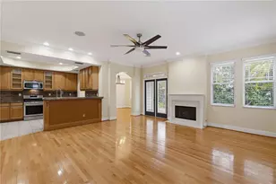2889 Bayshore Trails Dr, Tampa, FL 33611 - Photo 6