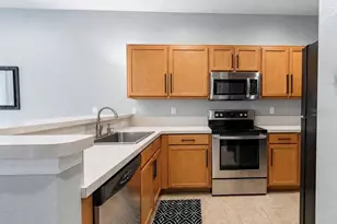 8116 Stone Path Way, Tampa, FL 33647 - Photo 8