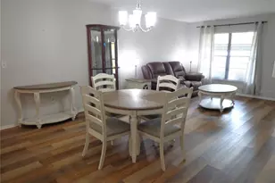 13608 S Village Dr, Tampa, FL 33618 - Photo 8