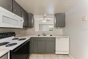 6332 Newtown Cir, Tampa, FL 33615 - Photo 6