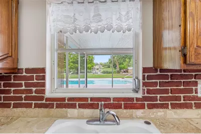 126 W Grapefruit Circle, Clearwater, FL 33759 - Photo 28