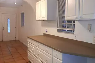 5410 70th Way N, Saint Petersburg, FL 33709 - Photo 2