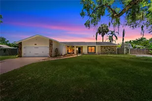 13603 Westshire Dr, Tampa, FL 33618 - Photo 2