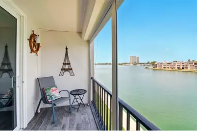 7625 Sun Island Drive S #304, South Pasadena, FL 33707 - Photo 1