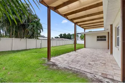 1563 Eden Isle Boulevard NE, Saint Petersburg, FL 33704 - Photo 8