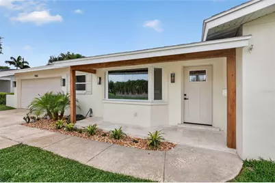 1563 Eden Isle Boulevard NE, Saint Petersburg, FL 33704 - Photo 8