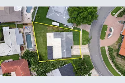1563 Eden Isle Boulevard NE, Saint Petersburg, FL 33704 - Photo 48