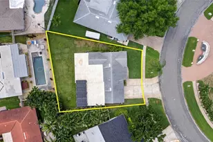 1563 Eden Isle Blvd NE, Saint Petersburg, FL 33704 - Photo 48