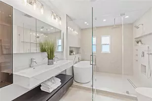 1563 Eden Isle Blvd NE, Saint Petersburg, FL 33704 - Photo 30