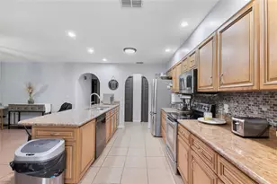 10951 Peppertree Ln, Port Richey, FL 34668 - Photo 18