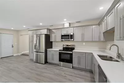 6532 S West Shore Circle, Tampa, FL 33616 - Photo 10