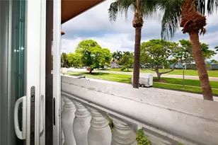 920 N Shore Dr NE, Saint Petersburg, FL 33701 - Photo 24