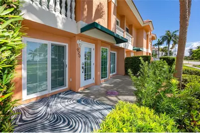 920 North Shore Drive NE, Saint Petersburg, FL 33701 - Photo 4