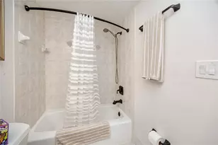 920 N Shore Dr NE, Saint Petersburg, FL 33701 - Photo 34