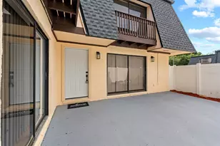 8118 Oak Trace Way, Tampa, FL 33634 - Photo 18