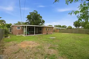 2050 75th St N, Saint Petersburg, FL 33710 - Photo 26