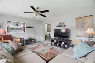 2050 75th St N, Saint Petersburg, FL 33710 - Photo 12