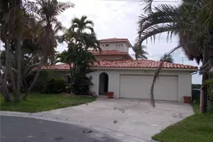 12570 4th St E, Treasure Island, FL 33706 - Photo 12