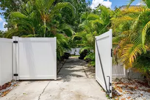 824 59th Ave NE, Saint Petersburg, FL 33703 - Photo 44
