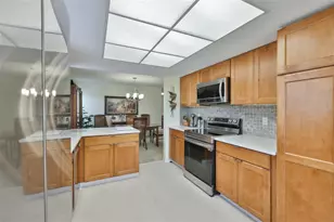 2417 Lancaster Dr, Sun City Center, FL 33573 - Photo 16