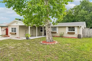 1603 Fox Run Dr, Tarpon Springs, FL 34689 - Photo 2