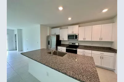 11131 Radiant Shore Loop, San Antonio, FL 33576 - Photo 6