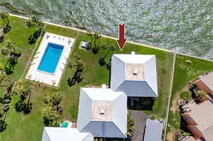 7310 Sunshine Skyway Ln S, Saint Petersburg, FL 33711 - Photo 2