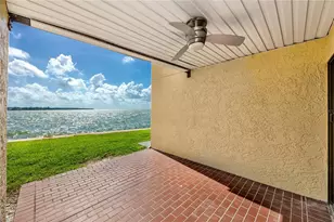 7310 Sunshine Skyway Ln S, Saint Petersburg, FL 33711 - Photo 4