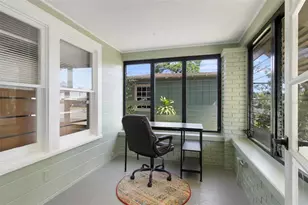 2521 4th St S, Saint Petersburg, FL 33705 - Photo 10