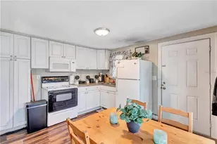 2521 4th St S, Saint Petersburg, FL 33705 - Photo 4