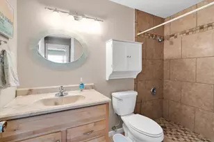 8260 Burgundy Dr N, Pinellas Park, FL 33781 - Photo 18