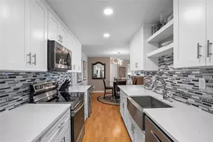 10355 Paradise Blvd, Saint Petersburg, FL 33706 - Photo 6