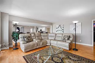 10355 Paradise Blvd, Saint Petersburg, FL 33706 - Photo 12