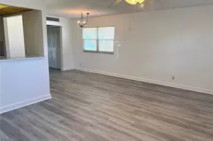 201 Bedford St, Sun City Center, FL 33573 - Photo 8