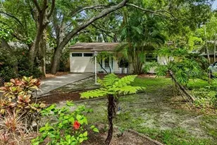 930 Montrose Blvd N, Saint Petersburg, FL 33703 - Photo 2