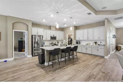 902 Tierra Dr, Spring Hill, FL 34609 - Photo 6