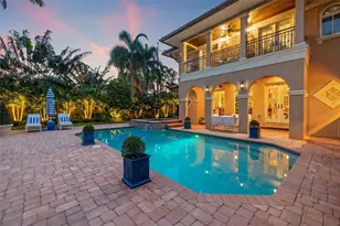 1124 Seville Ln NE, Saint Petersburg, FL 33704 - Photo 2